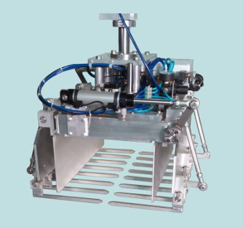 Robotergreifer zum Palettieren von Scken; Doppelseitiger Kamm.