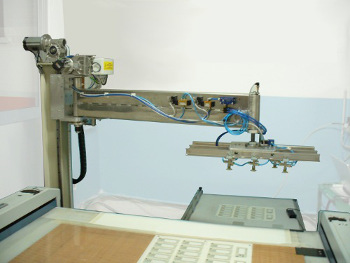 0-90-Sheet-Feeder mit elektrischer Drehung des Arms um 90